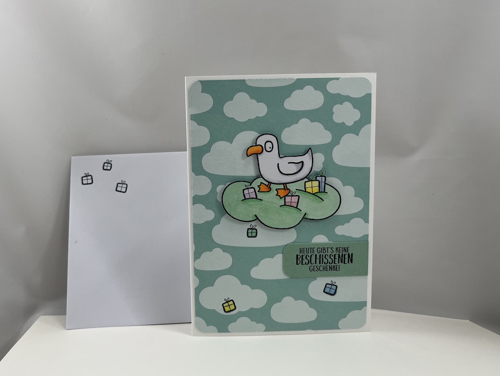 Karte zum Geburtstag -Möwe mit Geschenken- – Bild 3