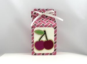 Geschenkverpackung „Kirschen“ – liebevolle Verpackung für kleine Geschenke | 14 x 7,3 x 4,6 cm